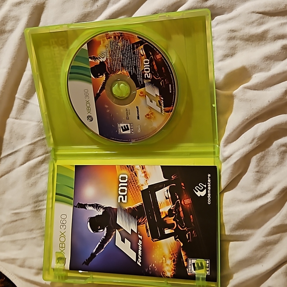 1/2 PRICE🔻Xbox Codemasters F1 2010 - Picture 4 of 5